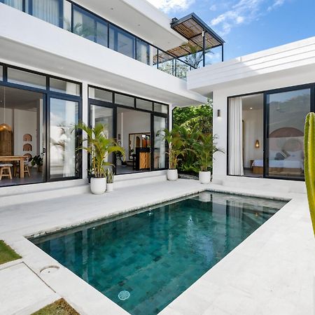 Villa Pono Pono - Uluwatu By Yolla Hospitality Exteriör bild